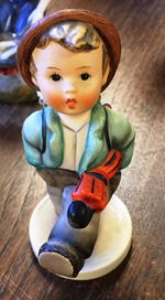 TIMED ONLINE AUCTION COLLECTIBLE FIGURENES - STEIFF - DOLLS - QUILTS Auction Photo